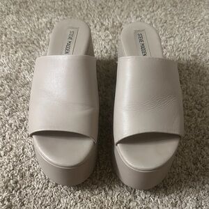 Steve Madden Women's Beige Platform Mules